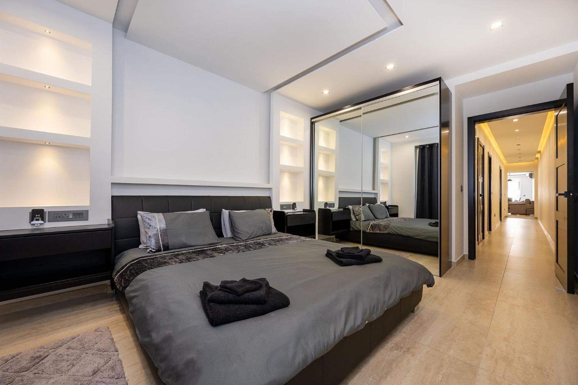 Modern 2 Bedroomed Apartment In Gzira Экстерьер фото
